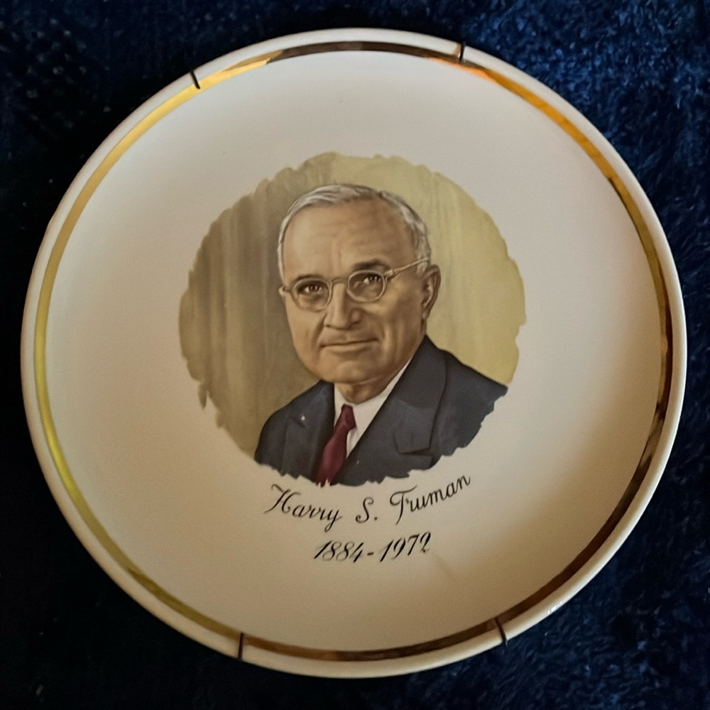 Harry S Truman 1884-1972 plate on hanger.